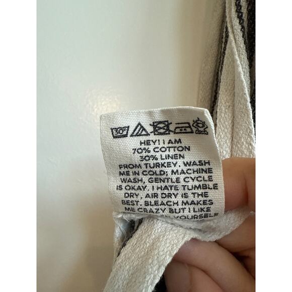 Buldano Cotton/Linen Blend Gray and White Striped Turkish Towel/ Shawl/ Scarf - Picture 5 of 6